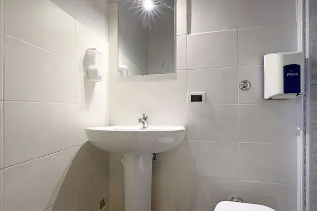 Üç Kişilik Oda, Banyolu/Duşlu