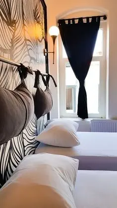 Design Tek Büyük veya İki Ayrı Yataklı Oda