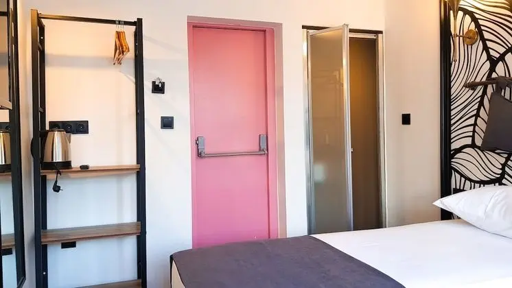 Design Tek Büyük veya İki Ayrı Yataklı Oda