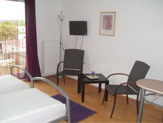 Tek Büyük veya İki Ayrı Yataklı Oda, Avlu Manzaralı