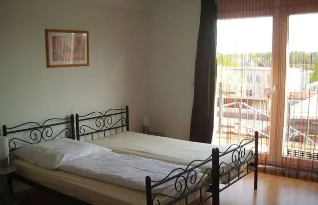 Tek Büyük veya İki Ayrı Yataklı Oda, Avlu Manzaralı
