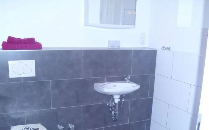 Tek Büyük veya İki Ayrı Yataklı Oda, Avlu Manzaralı