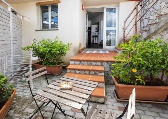 Standard Apart Daire, 1 Yatak Odası, Küçük Mutfak, Bahçe Manzaralı