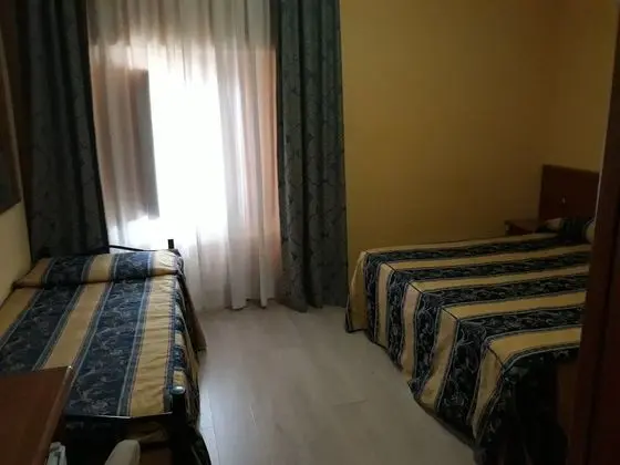 Classic Üç Kişilik Oda
