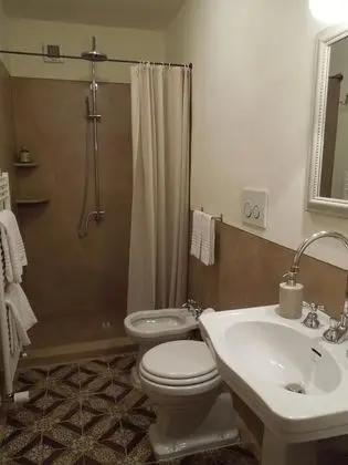Tek Büyük veya İki Ayrı Yataklı Oda (Salice)