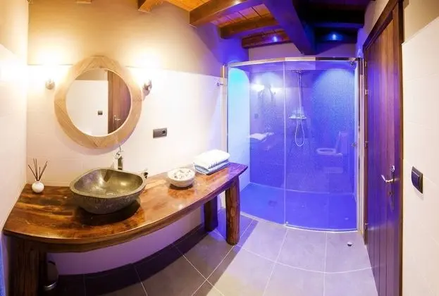 Tek Büyük Yataklı Oda, Balkon, Dağ Manzaralı