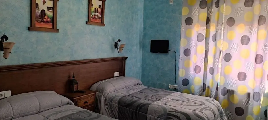 Economy Büyük Yataklı Tek Kişilik Oda