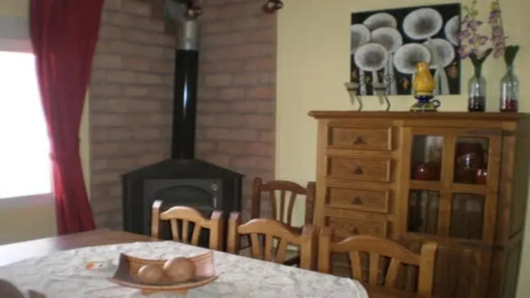 Ev, 4 Yatak Odası (room or whole house)