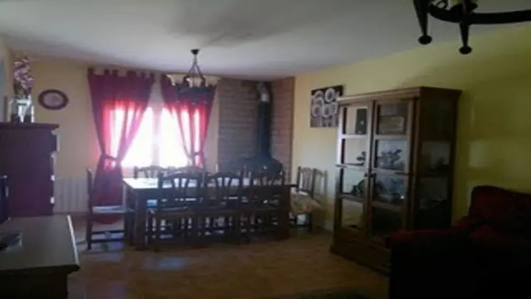 Ev, 4 Yatak Odası (room or whole house)