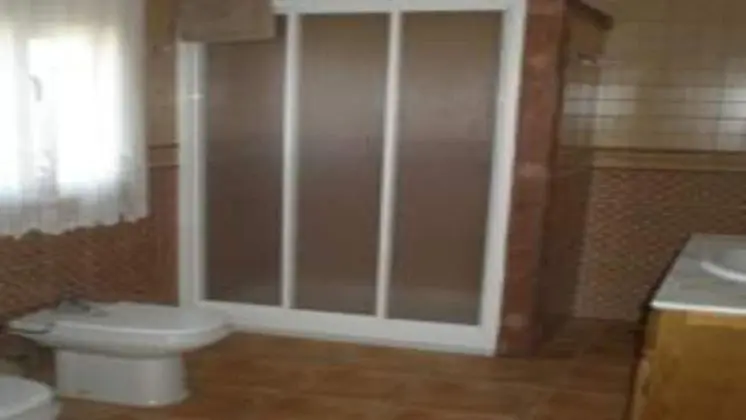 Ev, 4 Yatak Odası (room or whole house)