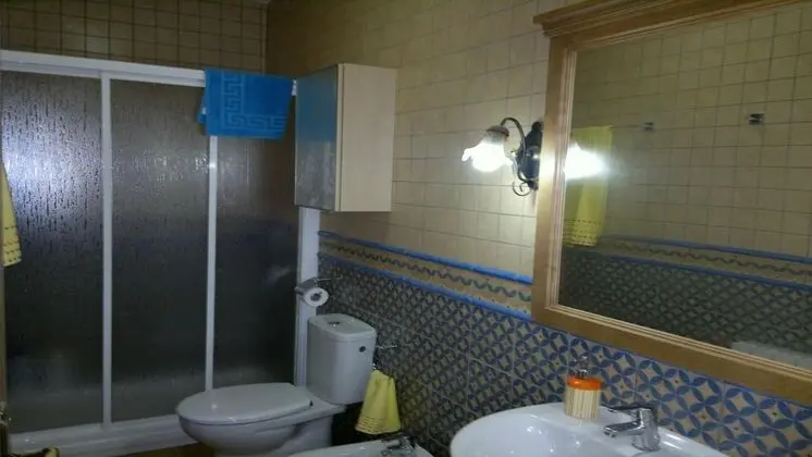 Ev, 4 Yatak Odası (room or whole house)