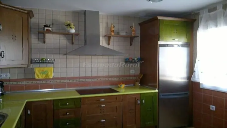 Ev, 4 Yatak Odası (room or whole house)