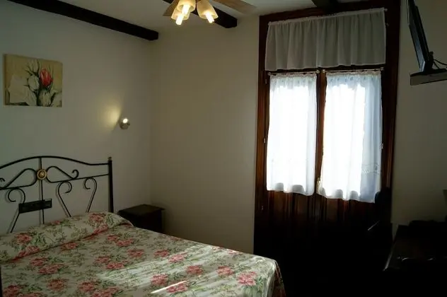 Tek Büyük Yataklı Oda, Banyolu/Duşlu, Dağ Manzaralı