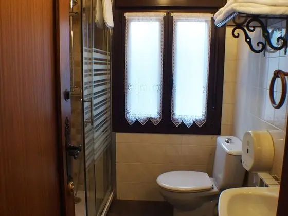 Tek Büyük Yataklı Oda, Banyolu/Duşlu, Dağ Manzaralı