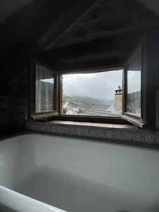 Kır Evi, Banyolu/Duşlu, Dağ Manzaralı