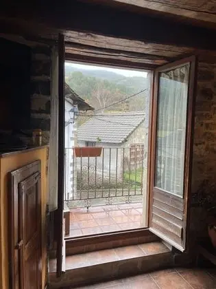 Kır Evi, Banyolu/Duşlu, Dağ Manzaralı