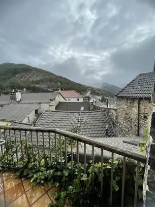 Kır Evi, Banyolu/Duşlu, Dağ Manzaralı