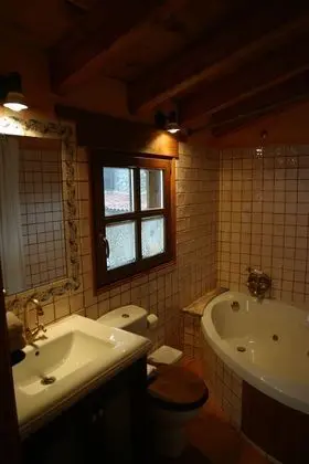 Superior Tek Büyük Yataklı Oda, Sıcak Su Havuzu, Dağ Manzaralı