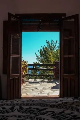 Üç Kişilik Oda