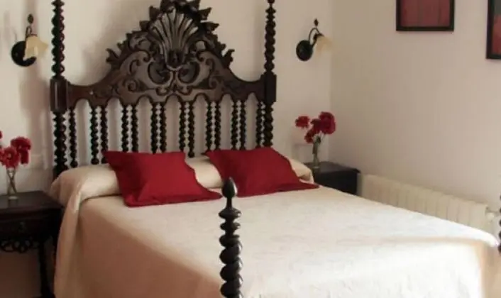 Tek Büyük Yataklı Oda, 1 Çift Kişilik Yatak