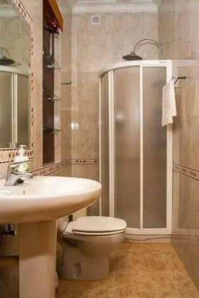 Ev, 5 Yatak Odası, Kişiye Özel Havuzlu