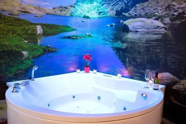 Romantic Stüdyo Süit, Jakuzi