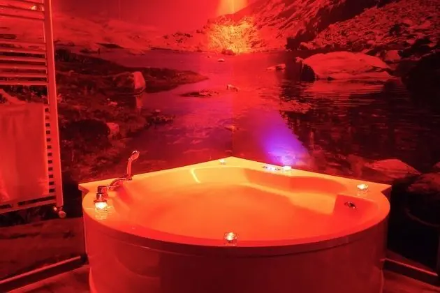 Romantic Stüdyo Süit, Jakuzi