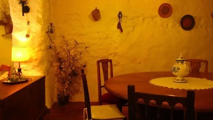 İki Ayrı Yataklı Oda (La cueva)