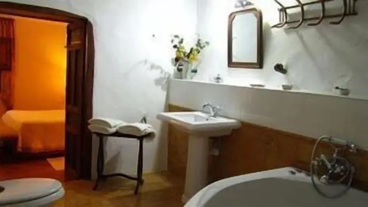 İki Ayrı Yataklı Oda (La cueva)