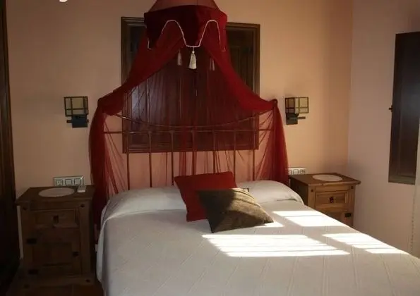 Tek Büyük Yataklı Oda, 1 Çift Kişilik Yatak