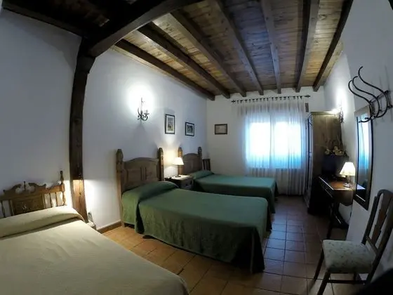 Standard Üç Kişilik Oda, 3 Tek Kişilik Yatak