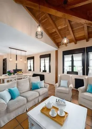 Ev, 4 Yatak Odası, Avlu