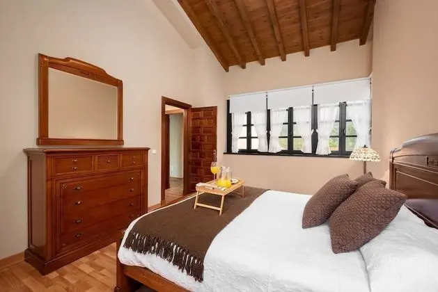 Ev, 4 Yatak Odası, Avlu