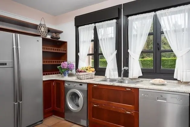 Ev, 4 Yatak Odası, Avlu