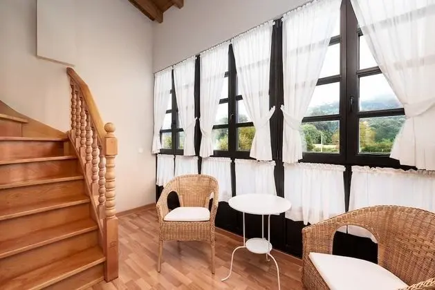 Ev, 4 Yatak Odası, Avlu