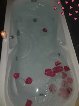 Tek Büyük veya İki Ayrı Yataklı Oda, Jakuzi