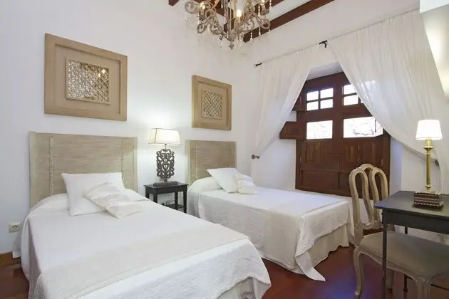 Ev, 5 Yatak Odası (2 double and 6 single beds)