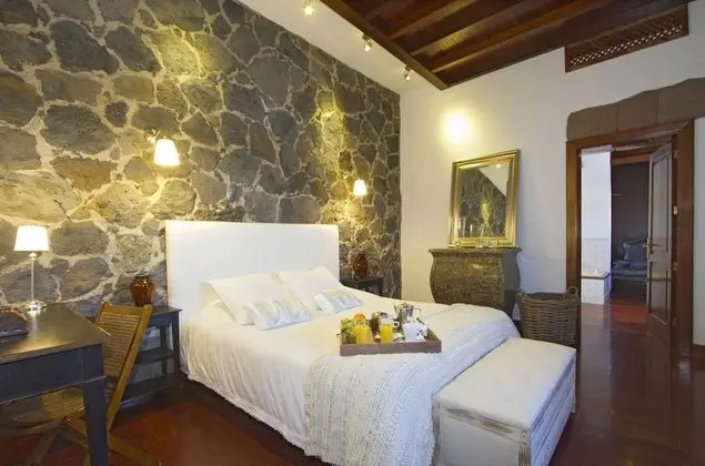 Ev, 5 Yatak Odası (2 double and 6 single beds)