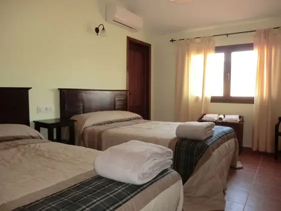 Büyük Yataklı Tek Kişilik Oda