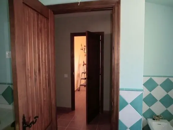 Büyük Yataklı Tek Kişilik Oda