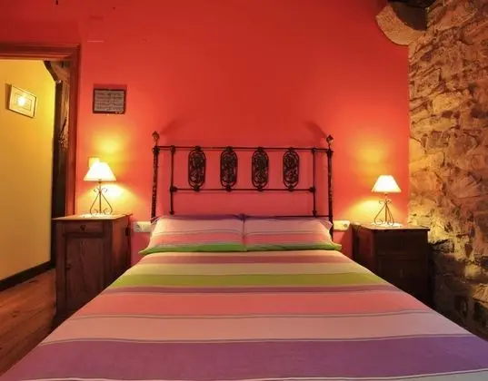 Tek Büyük Yataklı Oda, Ortak Banyo (Rosa)