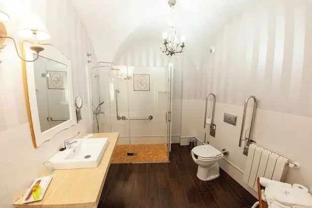 Comfort Tek Büyük veya İki Ayrı Yataklı Oda