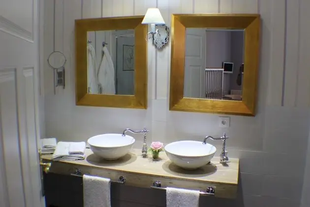 Comfort Tek Büyük veya İki Ayrı Yataklı Oda