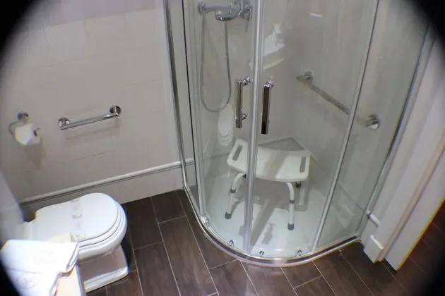 Comfort Tek Büyük veya İki Ayrı Yataklı Oda