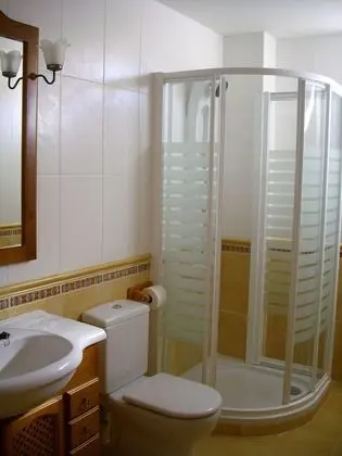 Basic Tek Büyük Yataklı Oda