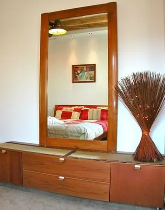 Tek Büyük Yataklı Oda (Cherrywood)
