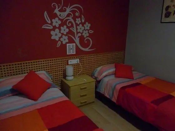 Tek Büyük veya İki Ayrı Yataklı Oda, Ortak Banyo