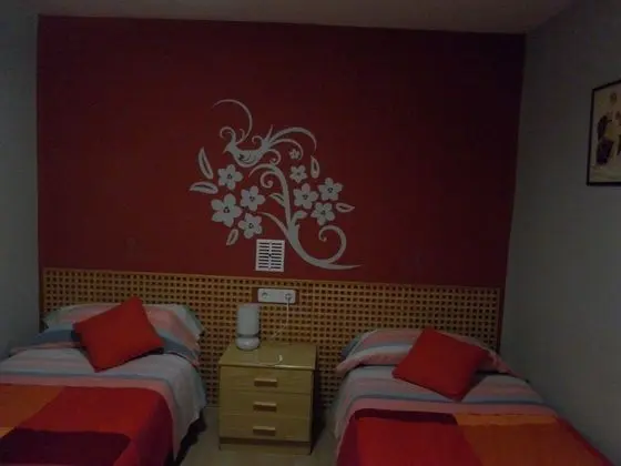 Tek Büyük veya İki Ayrı Yataklı Oda, Ortak Banyo