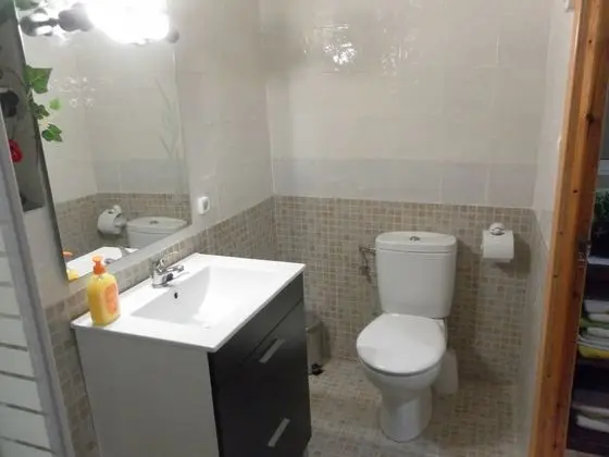 Tek Büyük veya İki Ayrı Yataklı Oda, Ortak Banyo