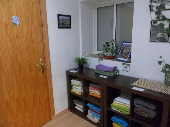 Tek Büyük veya İki Ayrı Yataklı Oda, Ortak Banyo